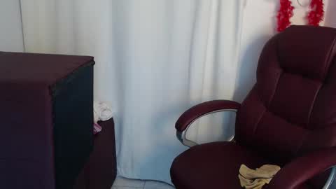 paiper online show from February 15, 7:51 am