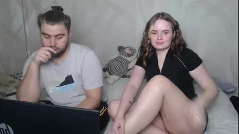 Snapshot of pair_of_gods chatting on January 12, 3:14 pm Lizzi Igor online show from January 12, 3:14 pm