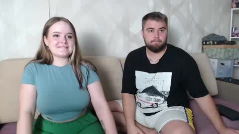 Snapshot of pair_of_gods chatting on October 5, 2:43 am Lizzi Igor online show from October 5, 2:43 am