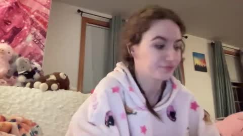 paisleysnowxo online show from November 12, 2:56 am