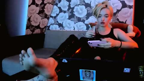 Snapshot of palmer_haze chatting on November 13, 8:41 pm palmer_haze online show from November 13, 8:41 pm