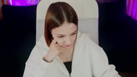 Snapshot of pambeeslyy chatting on October 1, 8:42 am Pam online show from October 1, 8:42 am