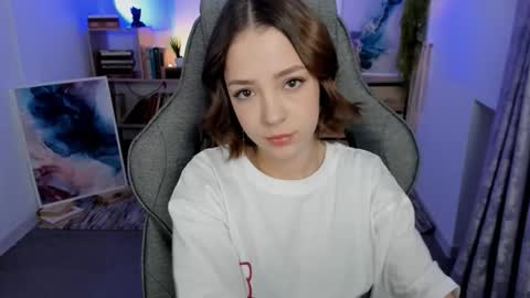 Snapshot of pambeeslyy chatting on November 4, 8:35 am Pam online show from November 4, 8:35 am