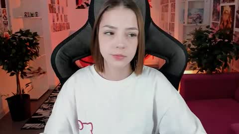 Snapshot of pambeeslyy chatting on November 8, 11:21 am Pam online show from November 8, 11:21 am