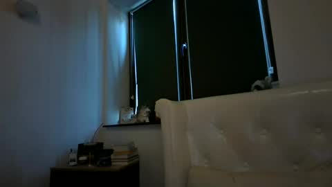 Pamela051087 online show from June 18, 1:59 pm