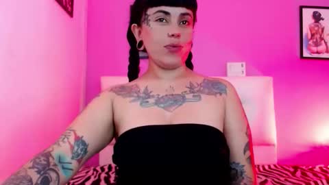 pamela_666_ online show from March 12, 7:09 pm