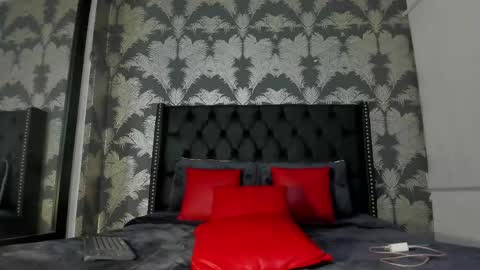 Snapshot of pamela_di_angelo chatting on June 7, 5:00 am Pamela online show from June 7, 5:00 am
