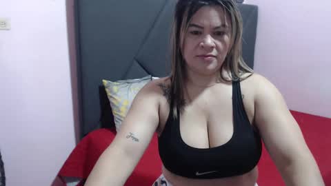 Snapshot of pamela_echeverria chatting on October 2, 10:22 am pamela_echeverria online show from October 2, 10:22 am