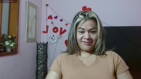 pamela_echeverria online show from June 6, 11:48 am