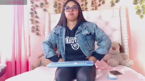 Snapshot of pamelaa01_ chatting on October 23, 9:24 pm PAMELA online show from October 23, 9:24 pm