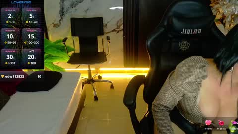 Snapshot of pamelajackson__ chatting on January 6, 10:15 pm Paola online show from January 6, 10:15 pm