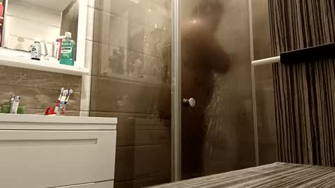 Snapshot of pamid215 chatting on February 7, 7:28 pm angel hris online show from February 7, 7:28 pm