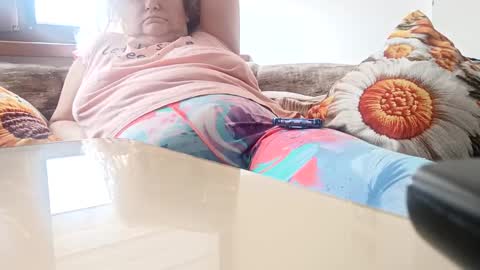 Snapshot of pamid215 chatting on March 29, 7:30 am angel hris online show from March 29, 7:30 am