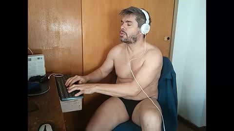 Snapshot of panchomadrid chatting on September 30, 11:37 am Pancho Madrid online show from September 30, 11:37 am