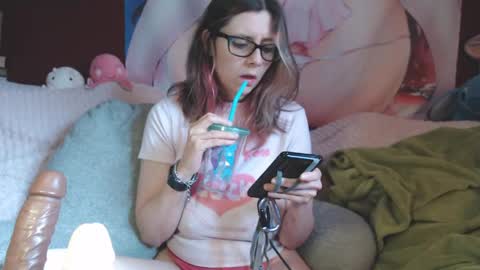 Snapshot of pandora_allsorts chatting on June 6, 3:17 pm pandora-allsorts online show from June 6, 3:17 pm