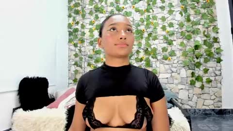 Snapshot of pandora_gu1 chatting on December 19, 11:25 pm pandora_gu1 online show from December 19, 11:25 pm