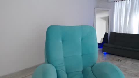 Carolinesworldx online show from June 12, 3:11 pm