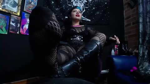       online show from February 11, 9:03 pm