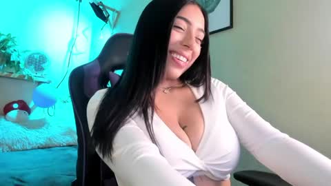 Ana Laura online show from March 22, 2:04 am