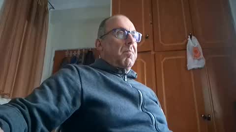 pansak1973 online show from December 30, 10:21 am