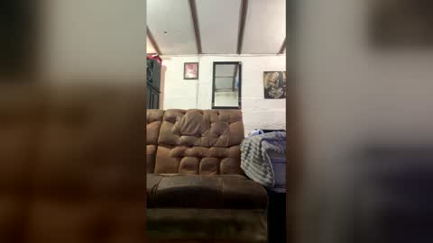 Snapshot of panthers_room chatting on May 25, 6:58 pm panthers_room online show from May 25, 6:58 pm