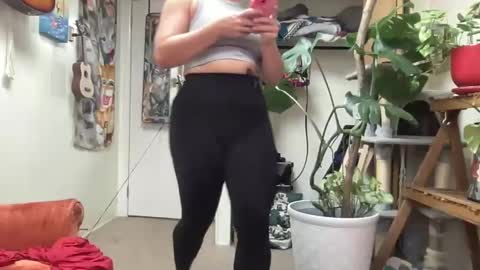 Snapshot of pantiesofthefae chatting on October 27, 1:04 pm Pantiesofthefae online show from October 27, 1:04 pm