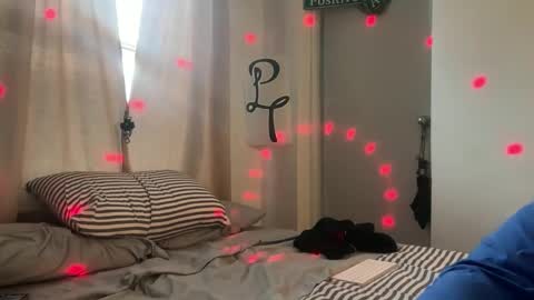PantsLessTraveler online show from April 27, 1:09 pm