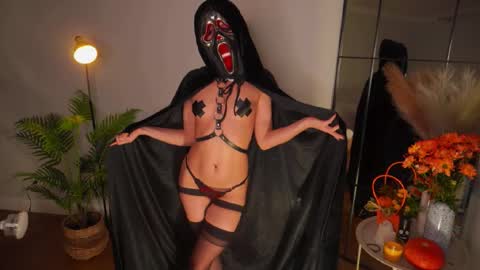 Kristina Kriss online show from October 31, 10:44 pm