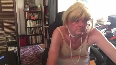 Snapshot of pantyvloletlace chatting on September 14, 4:39 pm Pantyvioletlace online show from September 14, 4:39 pm