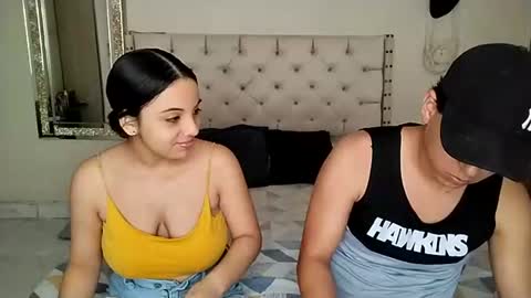 Paola 23 and Andres 25 online show from July 27, 3:08 pm