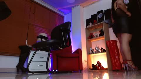 Snapshot of paola_xxt chatting on November 26, 10:05 am PAOLA online show from November 26, 10:05 am