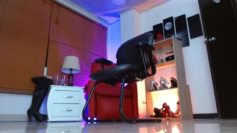 Snapshot of paola_xxt chatting on December 1, 10:42 am PAOLA online show from December 1, 10:42 am