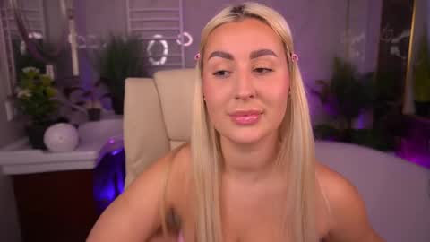 Lia online show from May 15, 1:18 pm