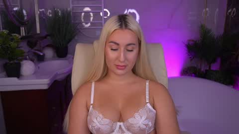 Lia online show from May 30, 1:41 pm