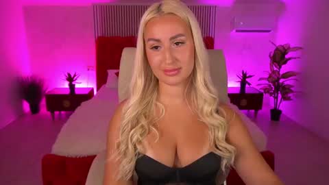 Lia online show from June 26, 2:32 pm