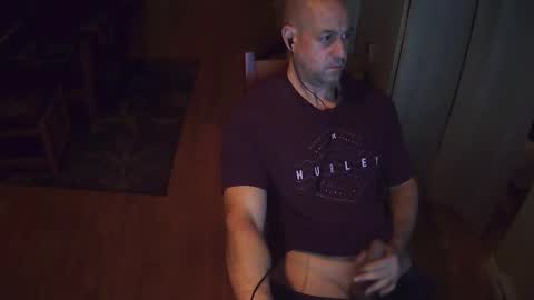 Snapshot of papagooner chatting on November 10, 12:48 pm Papa online show from November 10, 12:48 pm