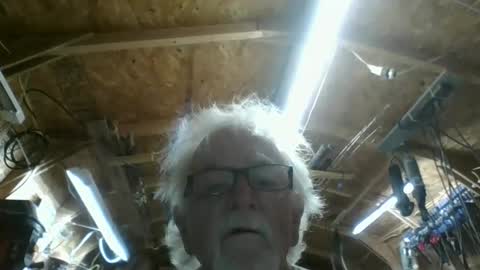 Snapshot of papajb70 chatting on December 21, 2:51 am papajb70 online show from December 21, 2:51 am