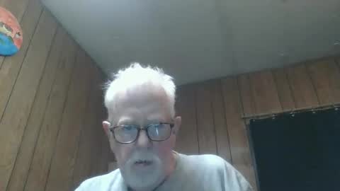 Snapshot of papajb70 chatting on February 28, 2:34 am papajb70 online show from February 28, 2:34 am