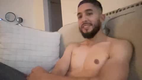 papicubano_guapo23cm online show from October 6, 6:33 am