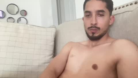 Snapshot of papicubano_guapo23cm chatting on May 31, 6:20 pm papicubano_guapo23cm online show from May 31, 6:20 pm