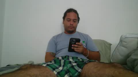 Snapshot of papiipr185 chatting on February 22, 12:47 pm PapiiPR185 online show from February 22, 12:47 pm