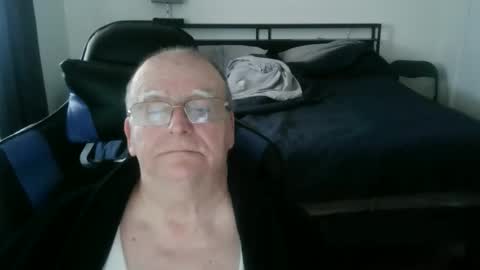papilly online show from April 26, 3:53 pm