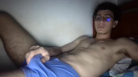 Snapshot of papiniko00 chatting on October 4, 5:27 am nicolas online show from October 4, 5:27 am