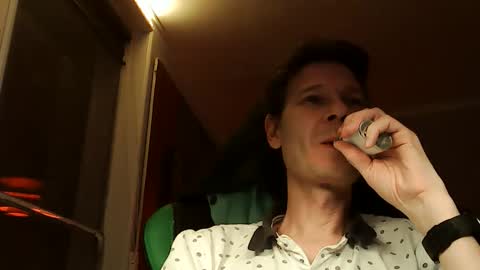 Snapshot of pappaskaeg chatting on December 16, 8:47 pm pappaskaeg online show from December 16, 8:47 pm