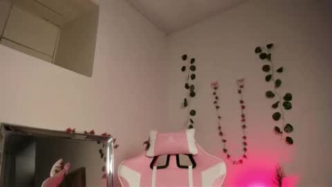 Snapshot of paprik_ chatting on September 13, 6:18 pm Paprika online show from September 13, 6:18 pm