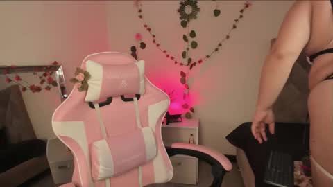 Snapshot of paprik_ chatting on November 22, 6:51 pm Paprika online show from November 22, 6:51 pm