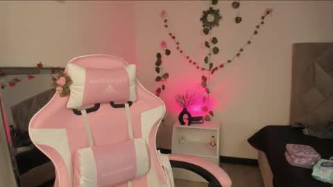 Snapshot of paprik_ chatting on November 23, 6:19 pm Paprika online show from November 23, 6:19 pm