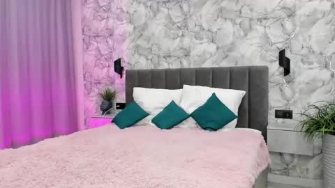 Snapshot of paradi_se chatting on November 1, 8:27 am Melena online show from November 1, 8:27 am