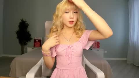 Snapshot of paradi_se chatting on November 7, 8:36 am Melena online show from November 7, 8:36 am