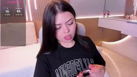 Snapshot of paradise_doll_s chatting on November 29, 4:15 am Amy and my doll online show from November 29, 4:15 am